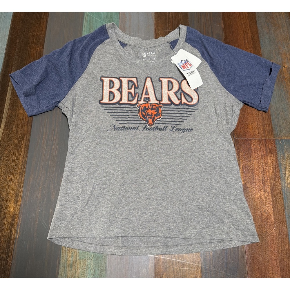NFL Chicago Bears Women's Raglan Scoop Neck T-Shirt in Grey, Medium